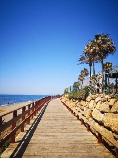 Beachfront Apartment Near Marbella Sitio de Calahonda 외부 사진