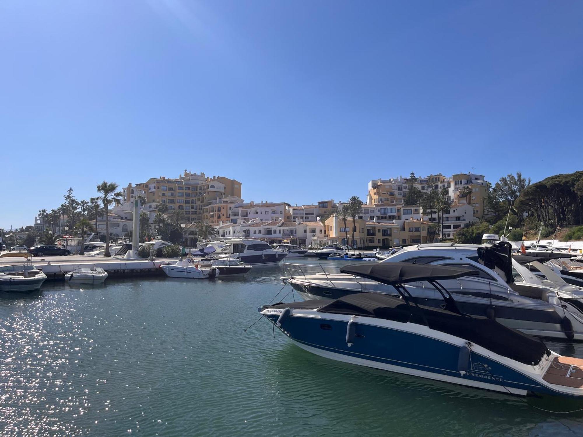 Beachfront Apartment Near Marbella Sitio de Calahonda 외부 사진